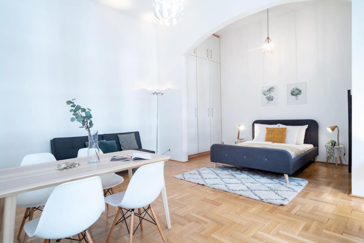 Lovely Downtown Apartment Close To The Basilica Boedapest Buitenkant foto