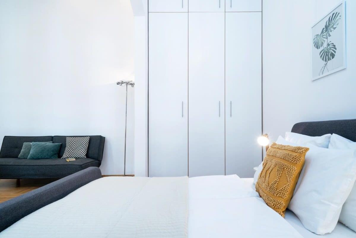 Lovely Downtown Apartment Close To The Basilica Boedapest Buitenkant foto