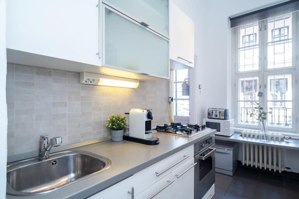 Lovely Downtown Apartment Close To The Basilica Boedapest Buitenkant foto
