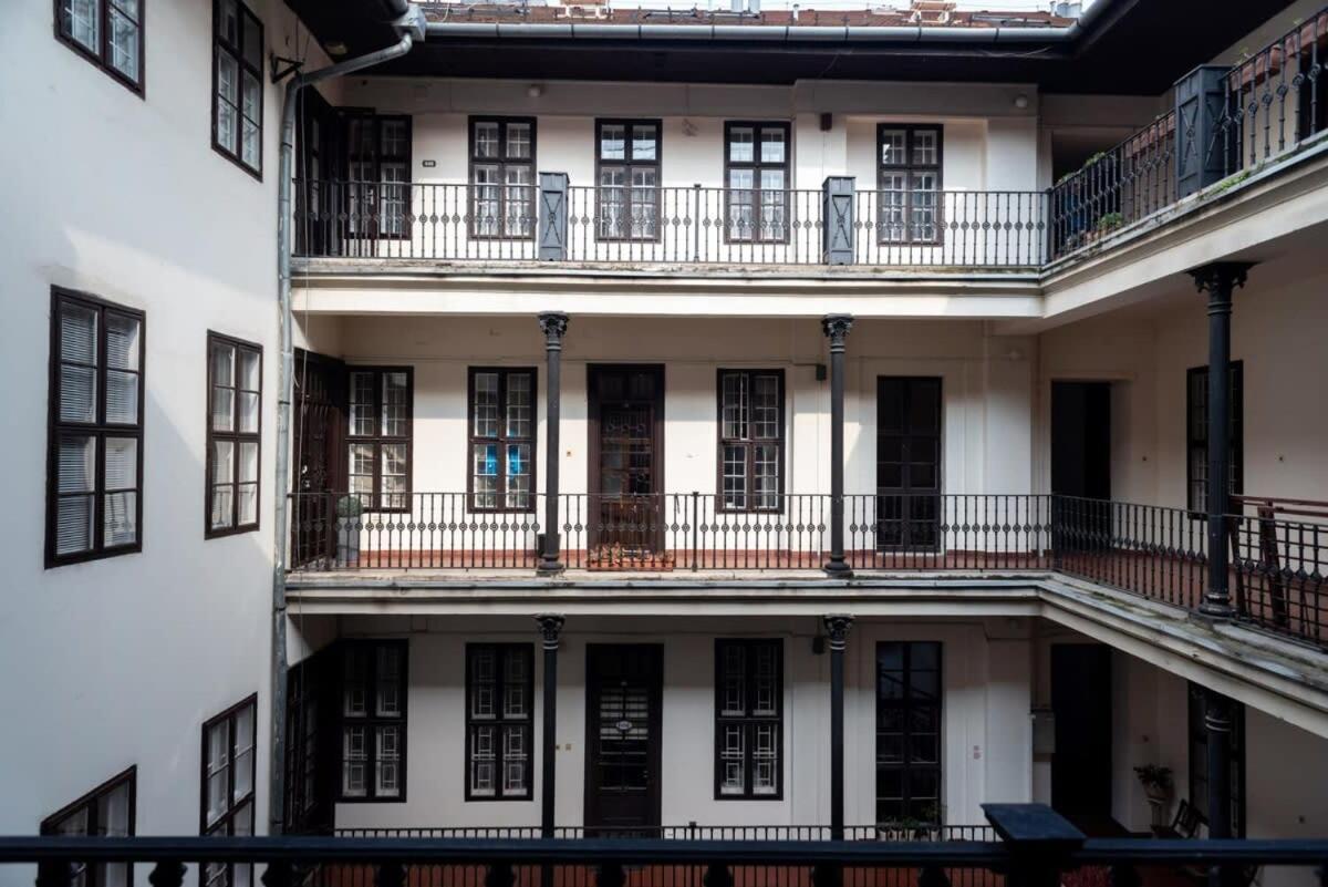 Lovely Downtown Apartment Close To The Basilica Boedapest Buitenkant foto