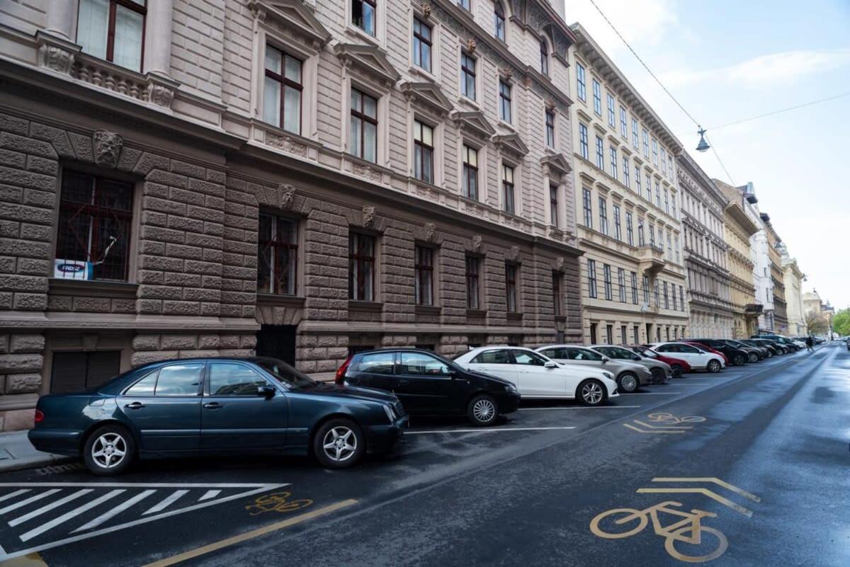 Lovely Downtown Apartment Close To The Basilica Boedapest Buitenkant foto